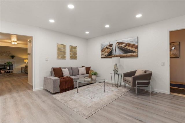 1001 Phelps Avenue, San Jose, CA 95117