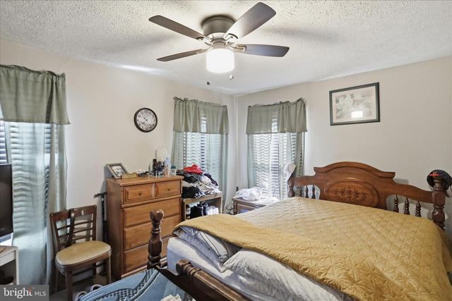 254 W QUEEN ST, Chambersburg, PA 17201