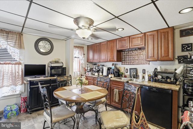 254 W QUEEN ST, Chambersburg, PA 17201