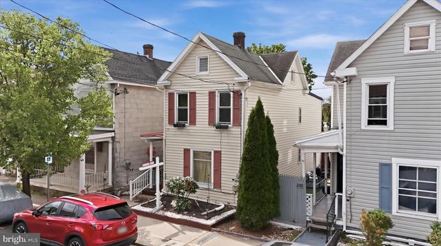 254 W QUEEN ST, Chambersburg, PA 17201