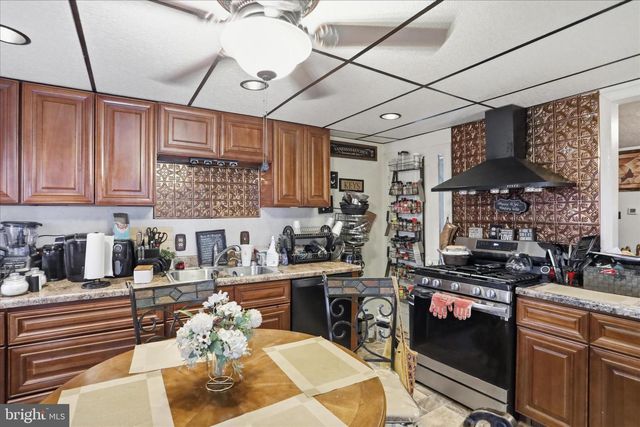 254 W QUEEN ST, Chambersburg, PA 17201