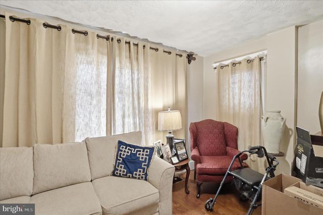 254 W QUEEN ST, Chambersburg, PA 17201