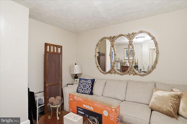 254 W QUEEN ST, Chambersburg, PA 17201