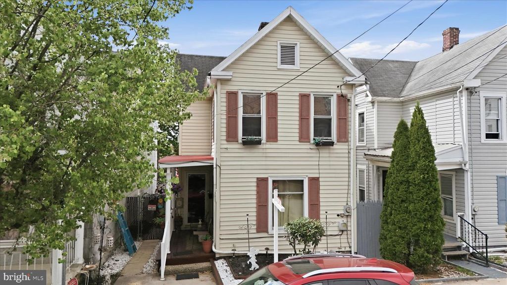 254 W QUEEN ST, Chambersburg, PA 17201