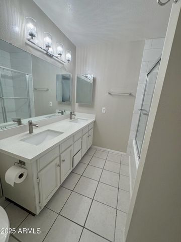 222 W Brown Road 8, Mesa, AZ 85201