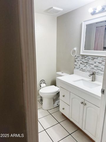 222 W Brown Road 8, Mesa, AZ 85201