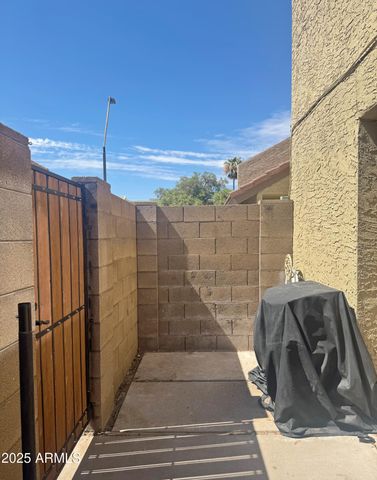 222 W Brown Road 8, Mesa, AZ 85201