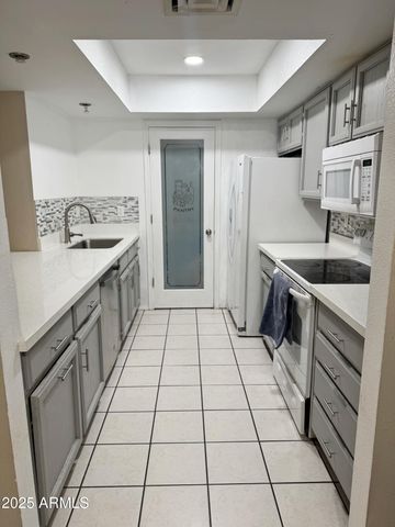 222 W Brown Road 8, Mesa, AZ 85201