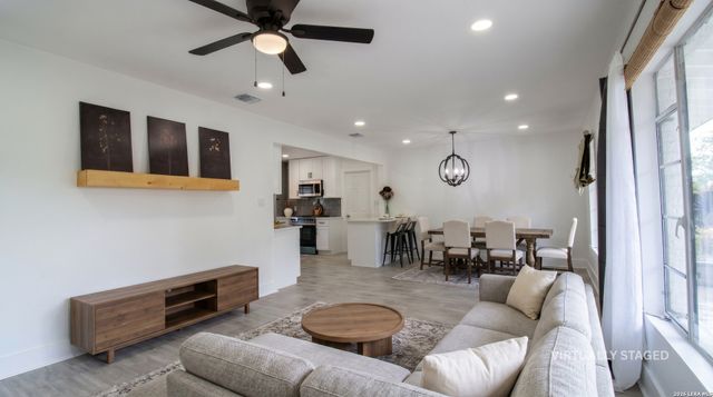 114 COYLE PL, San Antonio, TX 78201