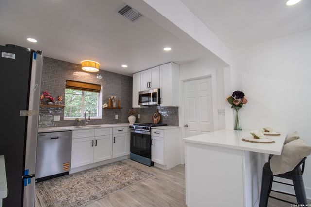 114 COYLE PL, San Antonio, TX 78201