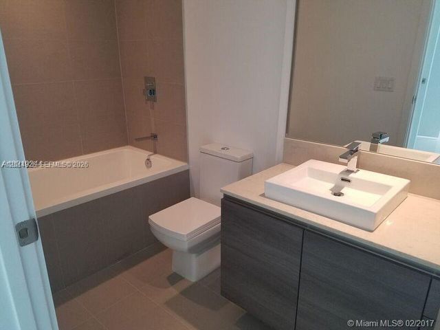 1080 Brickell Ave 909, Miami, FL 33131