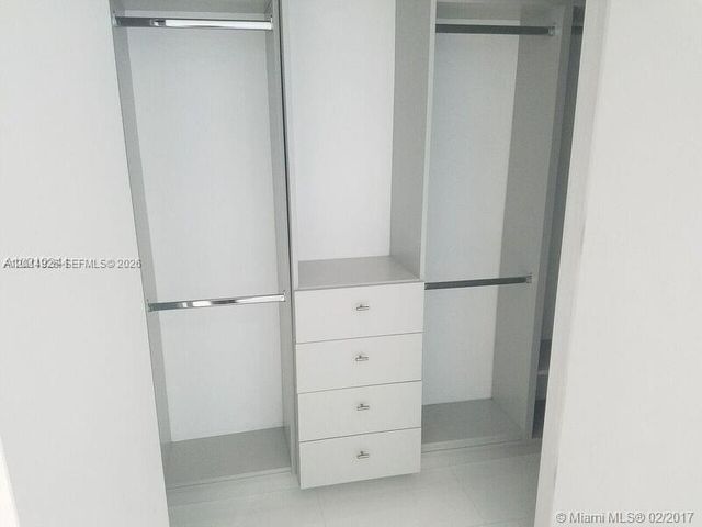 1080 Brickell Ave 909, Miami, FL 33131