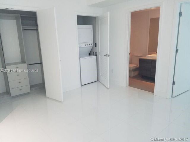 1080 Brickell Ave 909, Miami, FL 33131
