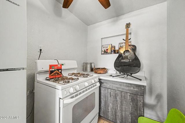 7420 E TAYLOR Street, Scottsdale, AZ 85257