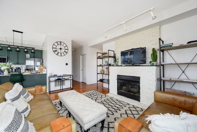 1260 W WASHINGTON Street 608, Chicago, IL 60607