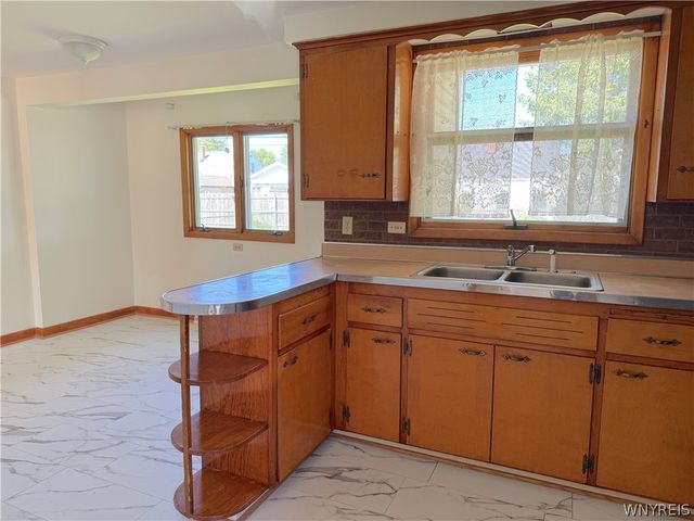 318 Forbes Avenue, Tonawanda, NY 14150