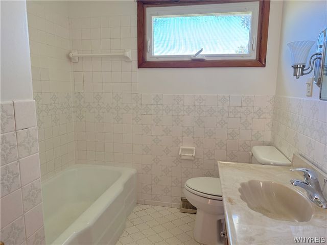 318 Forbes Avenue, Tonawanda, NY 14150