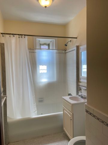 3 Arlington St 22, Cambridge, MA 02140
