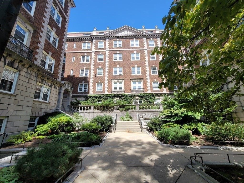 3 Arlington St 22, Cambridge, MA 02140