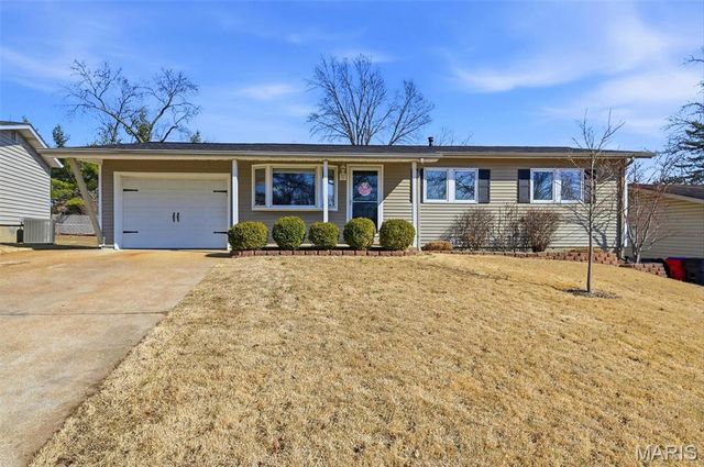 9705 Antigo Drive, St Louis, MO 63123