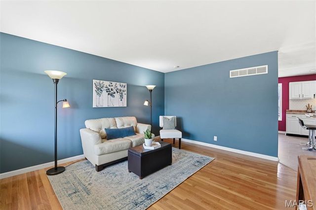 9705 Antigo Drive, St Louis, MO 63123