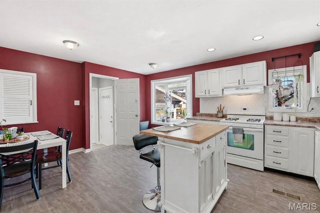 9705 Antigo Drive, St Louis, MO 63123