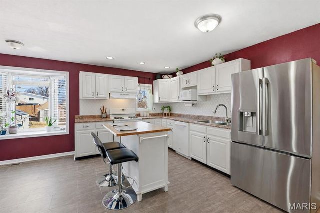 9705 Antigo Drive, St Louis, MO 63123