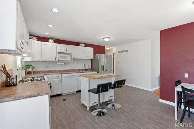 9705 Antigo Drive, St Louis, MO 63123