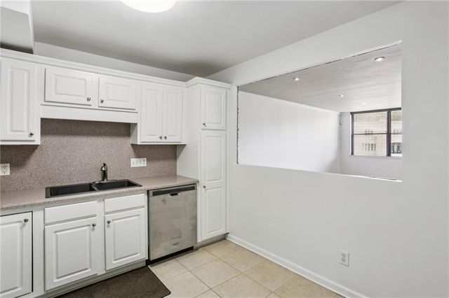 2965 Pharr Court South NW 316, Atlanta, GA 30305