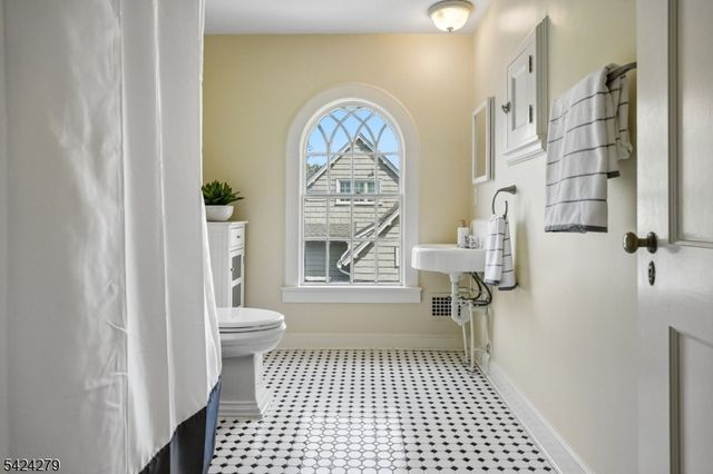 36 Edgemont Rd, Montclair Twp., NJ 07042