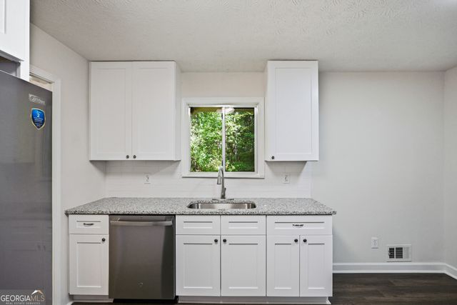 7052 Lodgepole Drive, Morrow, GA 30260