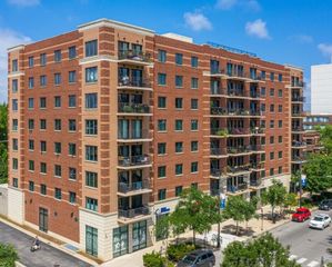 4848 N Sheridan Road, Chicago, IL 60640