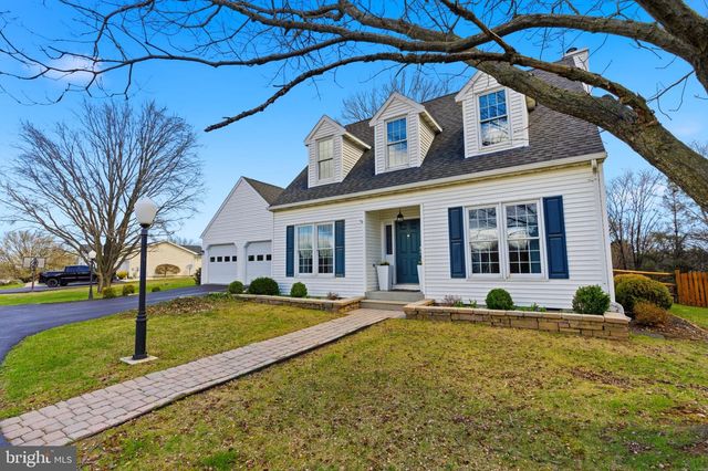 34 RENAISSANCE DR, Martinsburg, WV 25403