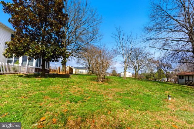 34 RENAISSANCE DR, Martinsburg, WV 25403