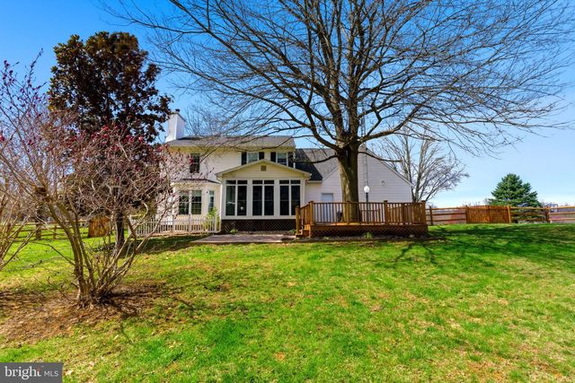 34 RENAISSANCE DR, Martinsburg, WV 25403