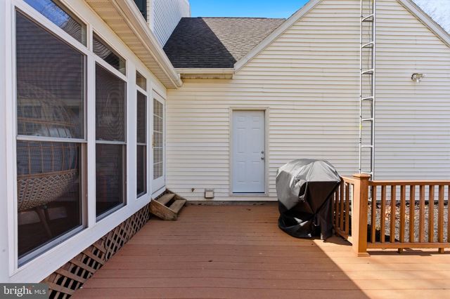 34 RENAISSANCE DR, Martinsburg, WV 25403