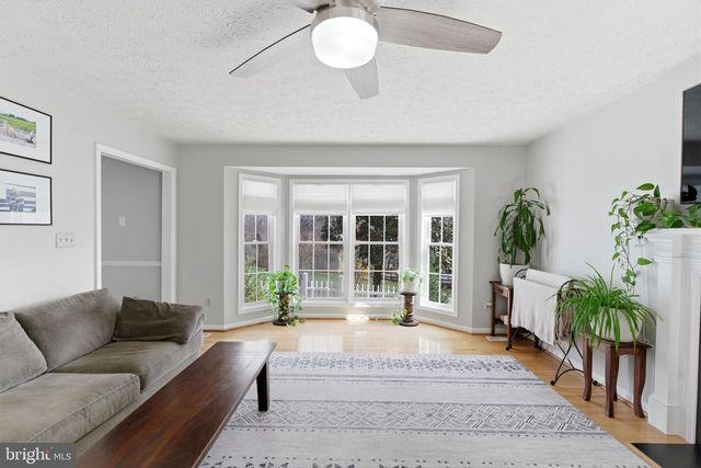 34 RENAISSANCE DR, Martinsburg, WV 25403