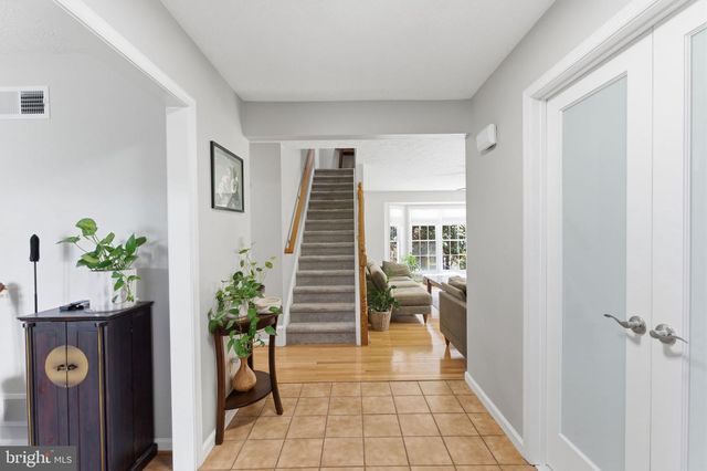 34 RENAISSANCE DR, Martinsburg, WV 25403