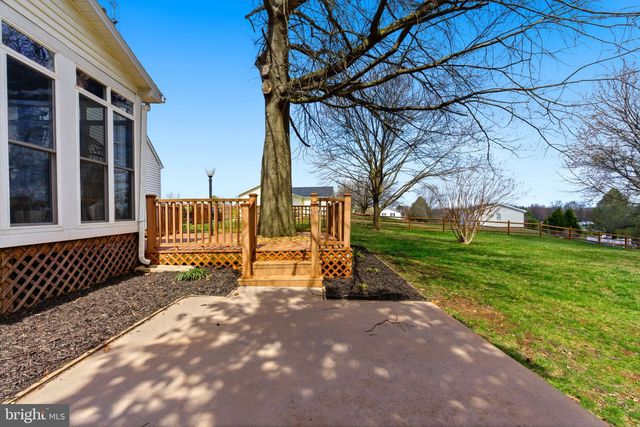 34 RENAISSANCE DR, Martinsburg, WV 25403