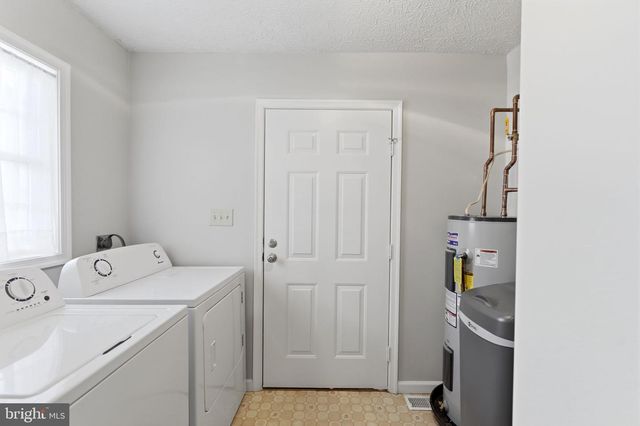 34 RENAISSANCE DR, Martinsburg, WV 25403