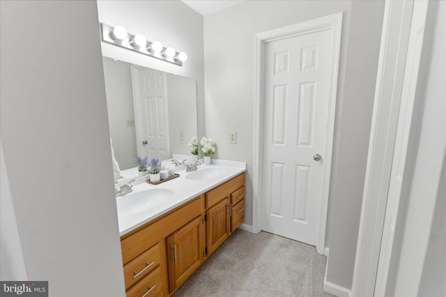 34 RENAISSANCE DR, Martinsburg, WV 25403