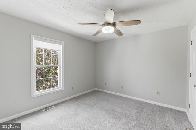 34 RENAISSANCE DR, Martinsburg, WV 25403