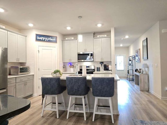 7789 Richmond Trail, Fairburn, GA 30213