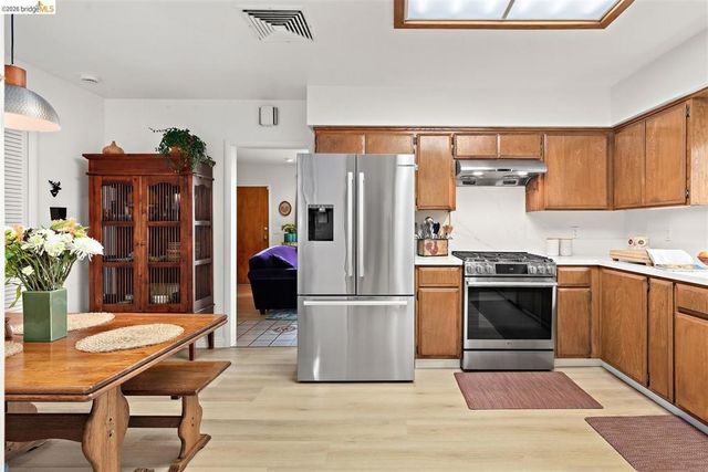 1799 1799 Pomona St, Crockett, CA 94525