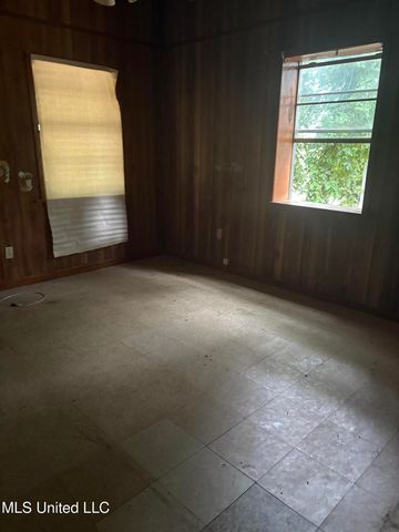 828 N Doctor Martin Luther King Street, Natchez, MS 39120