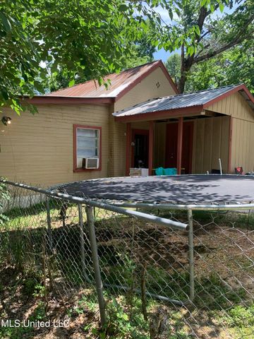 828 N Doctor Martin Luther King Street, Natchez, MS 39120