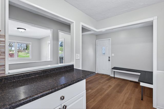 6842 Drew Avenue N, Brooklyn Center, MN 55429