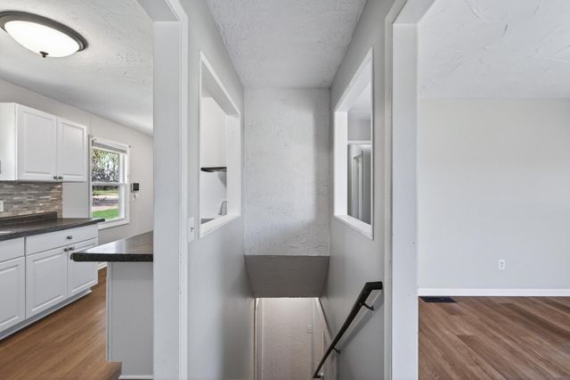 6842 Drew Avenue N, Brooklyn Center, MN 55429