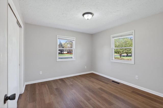 6842 Drew Avenue N, Brooklyn Center, MN 55429