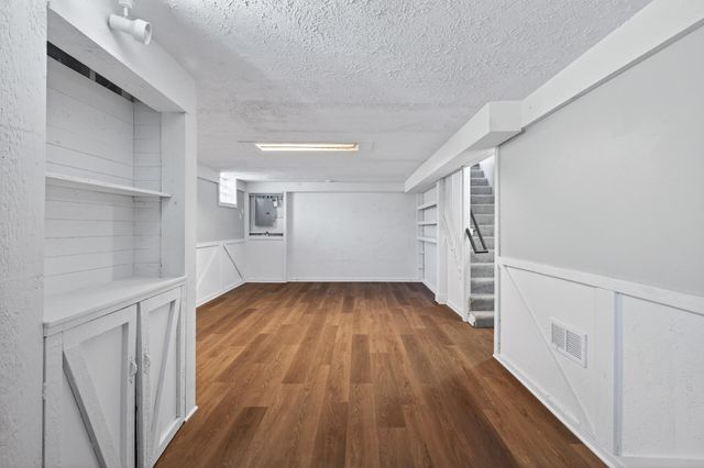 6842 Drew Avenue N, Brooklyn Center, MN 55429